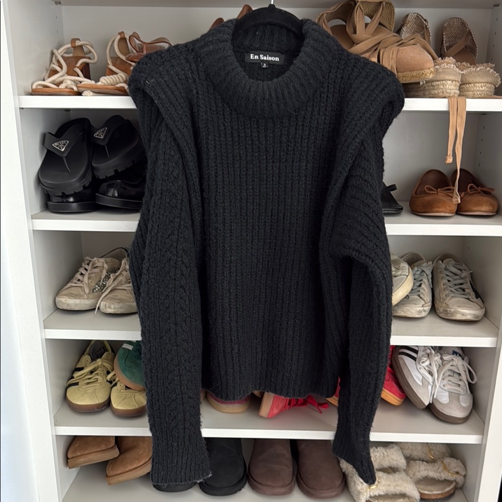 En Saison women’s Black Ribbed Knit Sweater